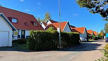 I vårt område finns 25 bostadsrätter i 11 st parhus och 1 radhus 